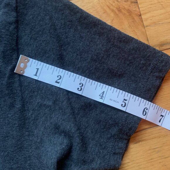 Naruto Shippuden Sasuke vs Naruto Battle on the Rooftop Graphic Tee Size S Gray - Picture 7 of 8